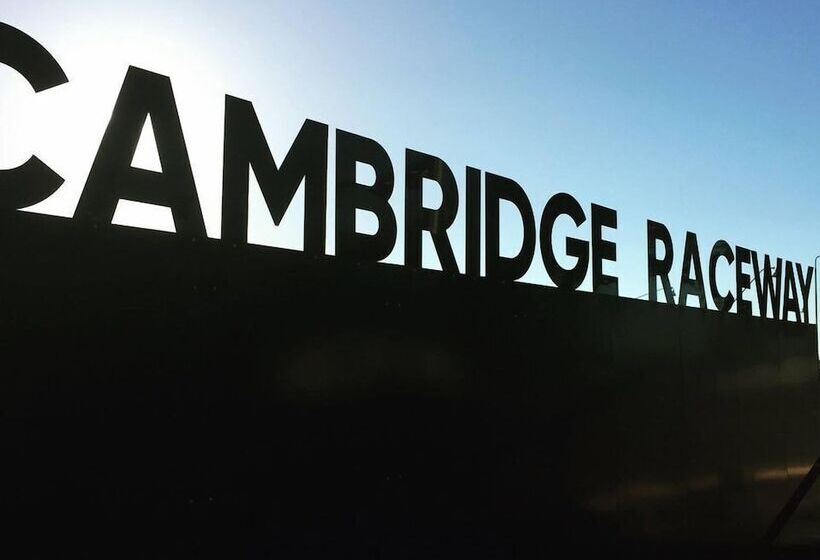 ホテル Cambridge Top 10 Holiday Park