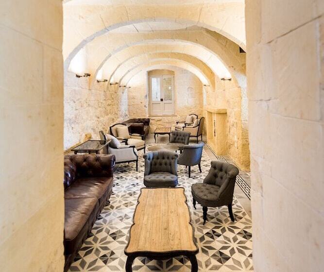 هتل Cesca Boutique