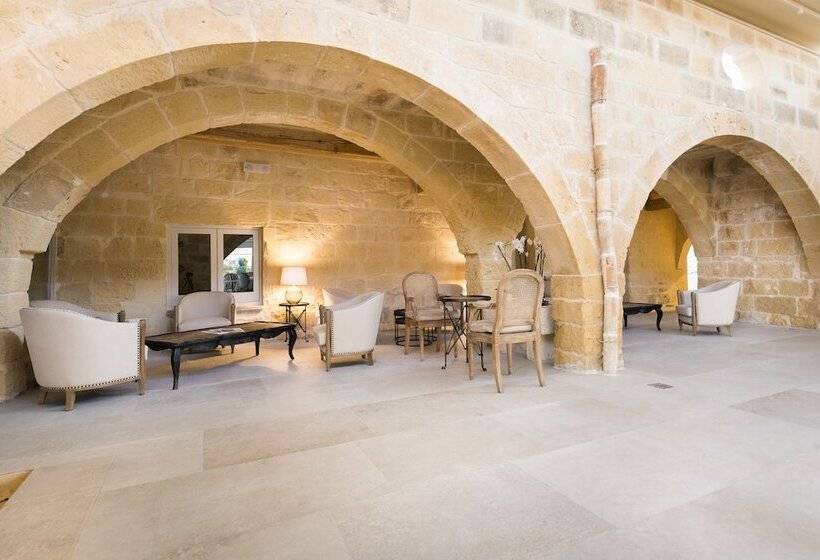 هتل Cesca Boutique