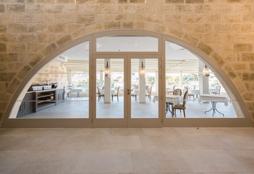 هتل Cesca Boutique