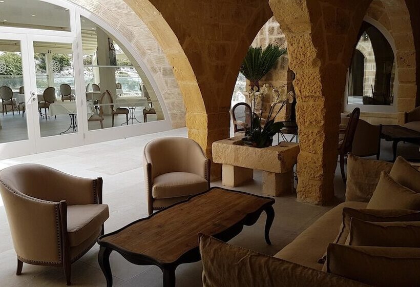 هتل Cesca Boutique