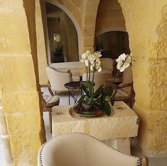 هتل Cesca Boutique