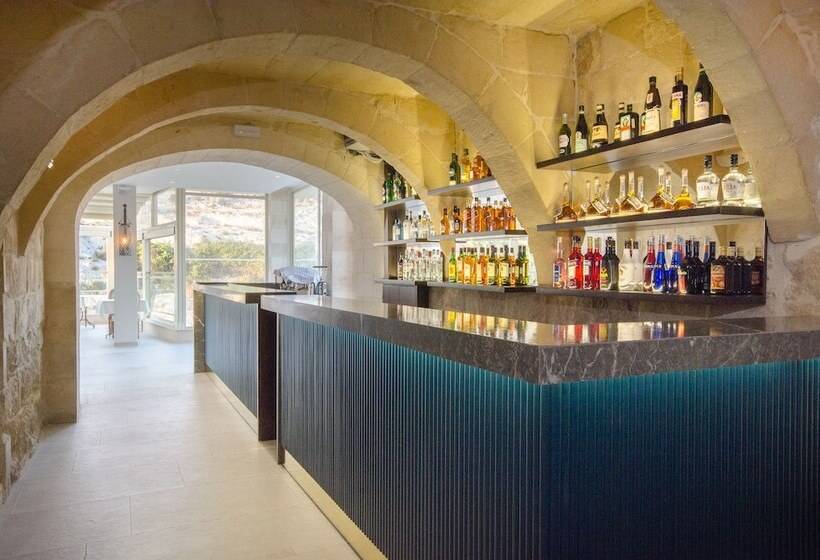 هتل Cesca Boutique