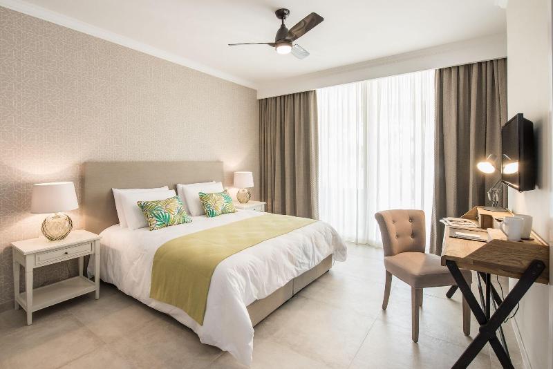 هتل Cesca Boutique