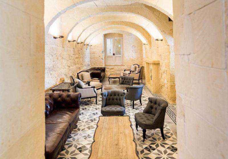 هتل Cesca Boutique