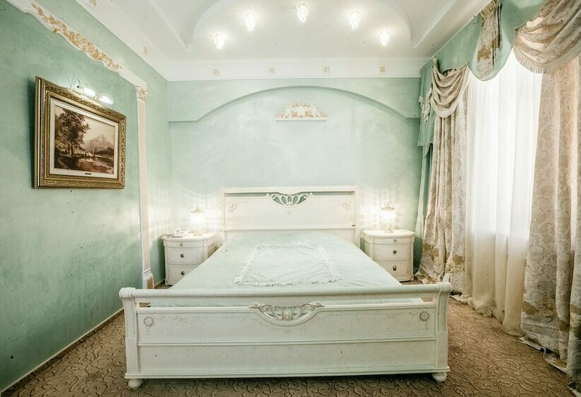 호텔 Dombay Palace