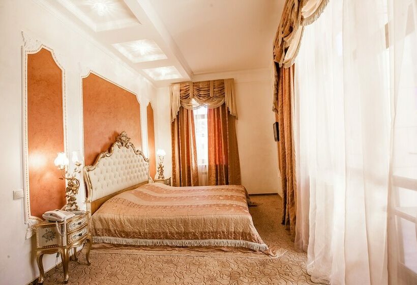 ホテル Dombay Palace