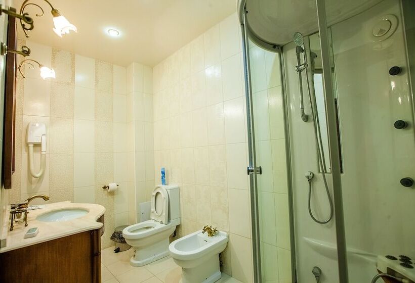 호텔 Dombay Palace