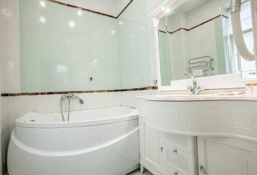 호텔 Dombay Palace