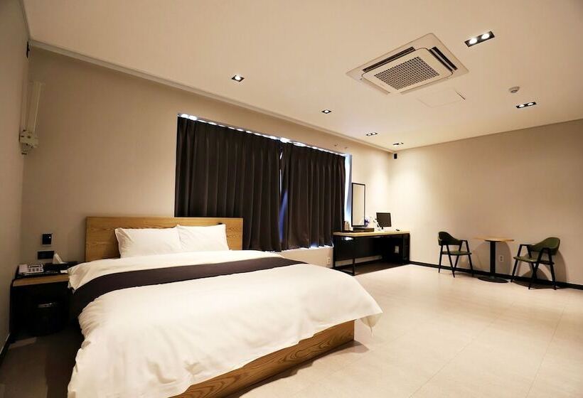 Dongducheon Hotel The Gray