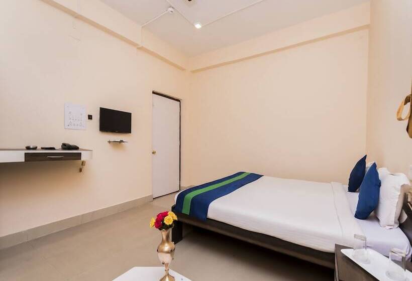 Fabhotel Aayash   Nr City Center Metro Station