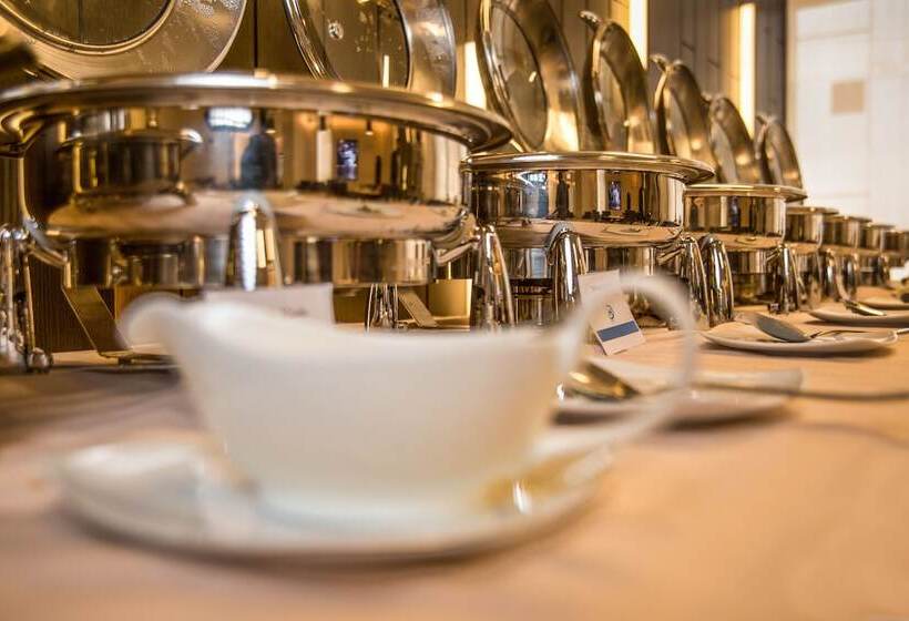 هتل Hansa A Premium Residence