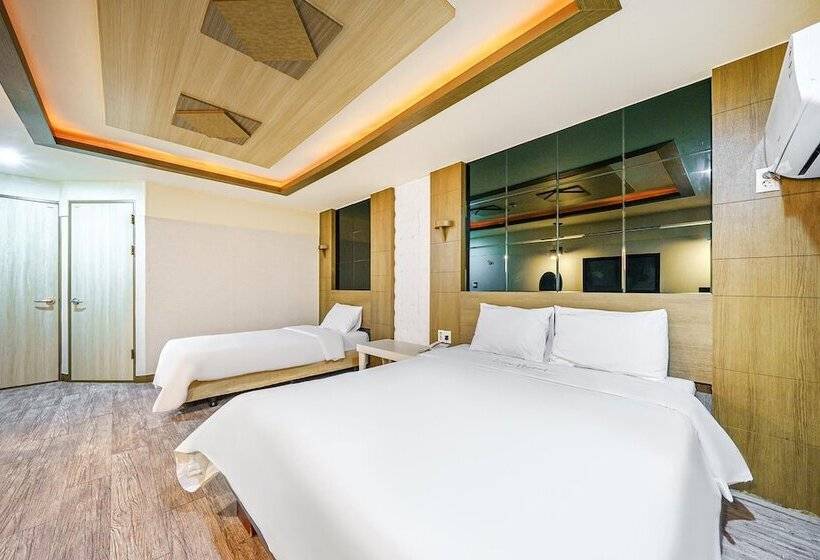 Отель Iksan Inn