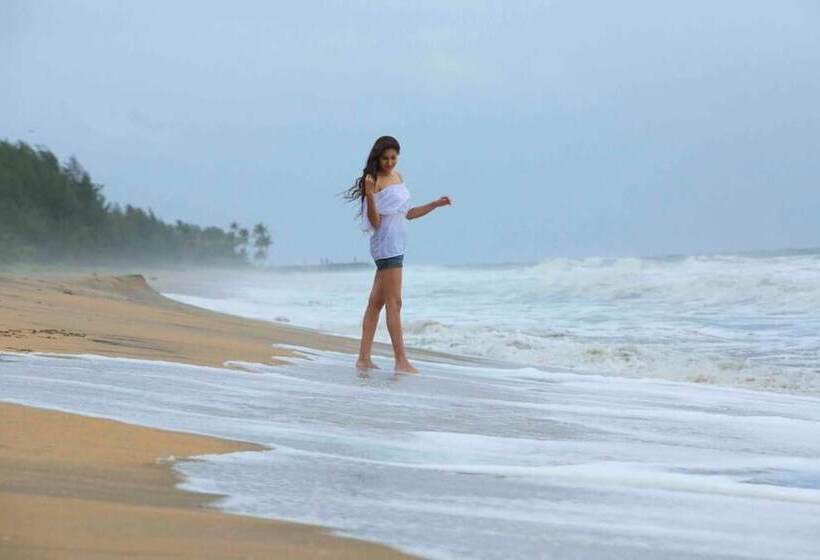 Отель Indriya Sands