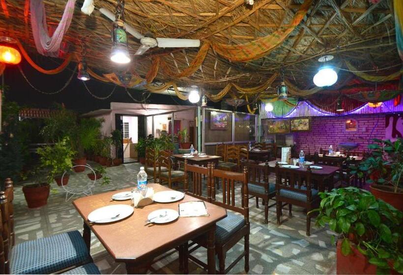 Отель Jai Maa Palace