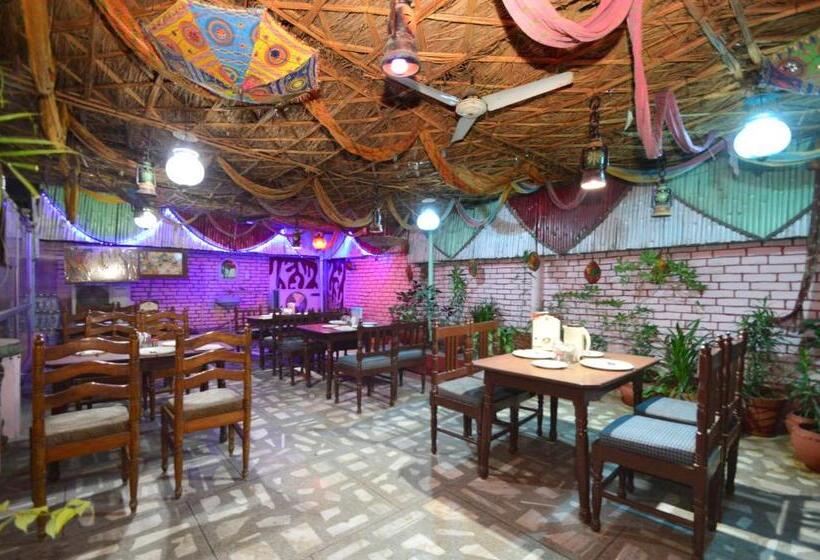 Отель Jai Maa Palace