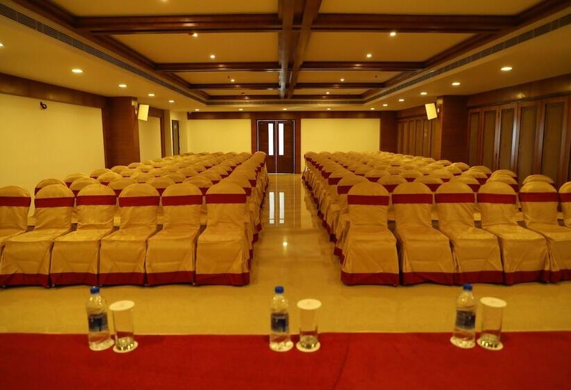 فندق Karthika Park