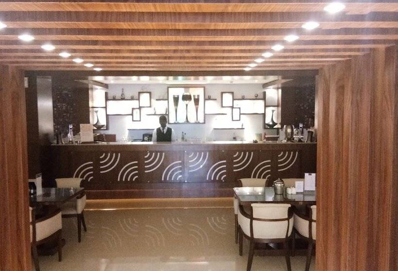 فندق Karthika Park