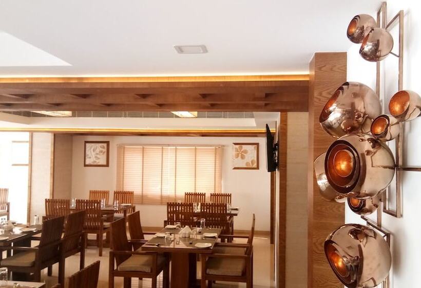 فندق Karthika Park