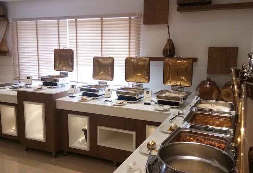 فندق Karthika Park