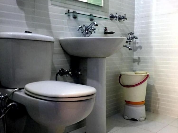 ホテル Krishna Inn