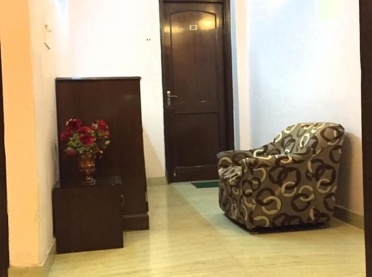 ホテル Krishna Inn