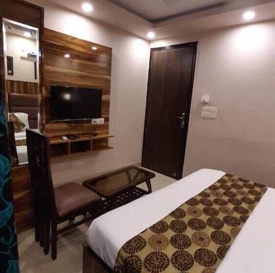 ホテル Krishna Inn