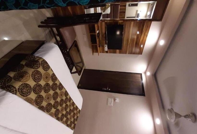 ホテル Krishna Inn