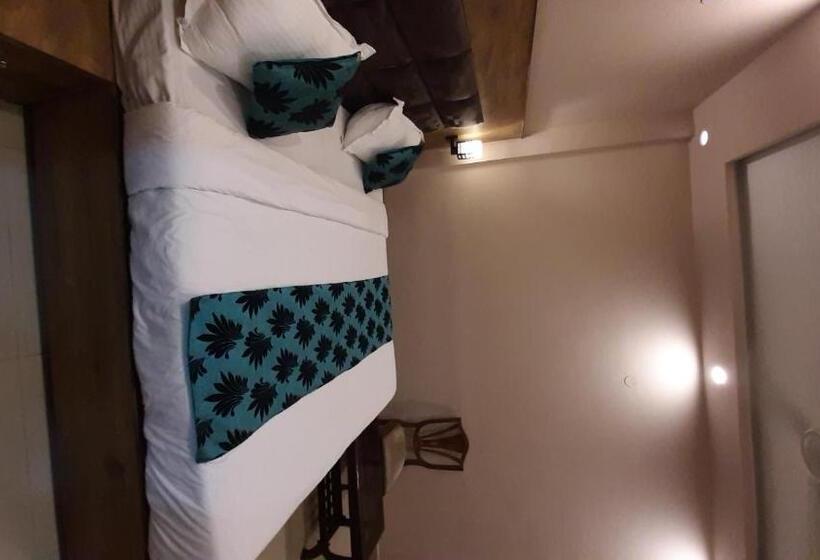 ホテル Krishna Inn