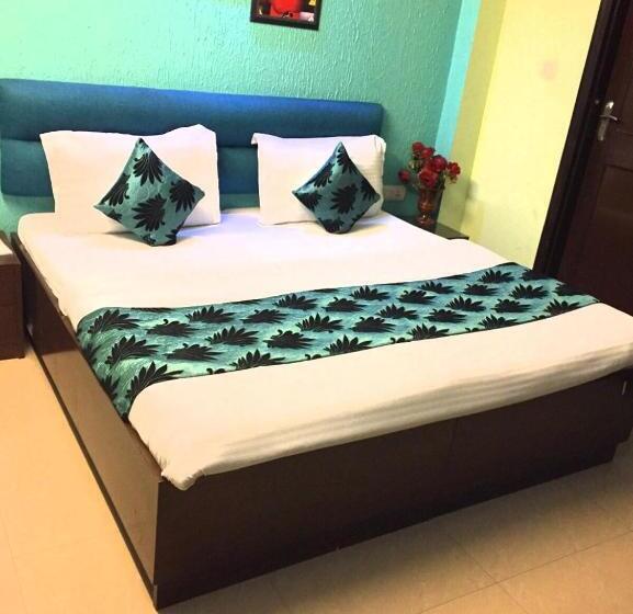 ホテル Krishna Inn