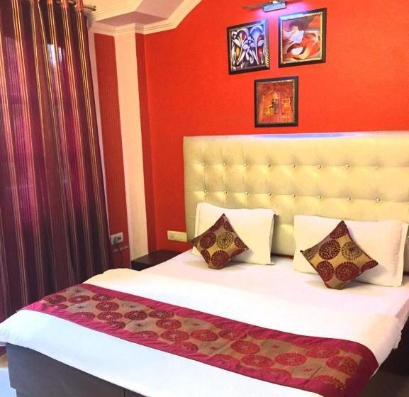 ホテル Krishna Inn