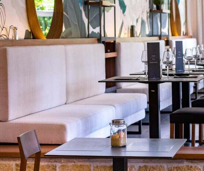 Отель Luxury Suites Bellevue