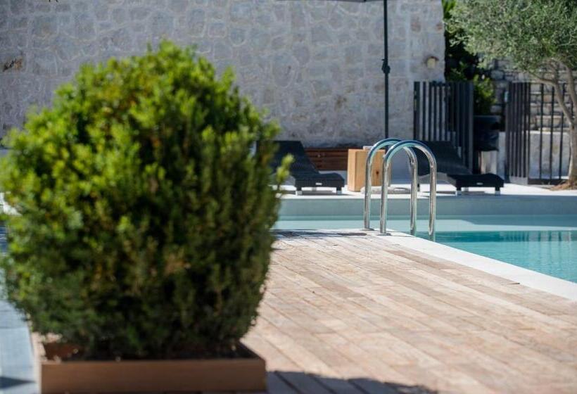 Отель Luxury Suites Bellevue