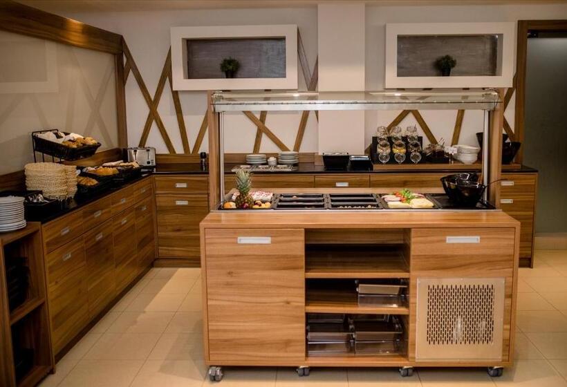 Отель Luxury Suites Bellevue