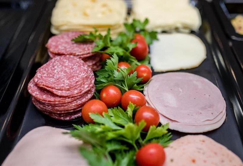 Отель Luxury Suites Bellevue