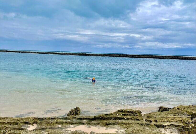 Отель Moyeni Lodge