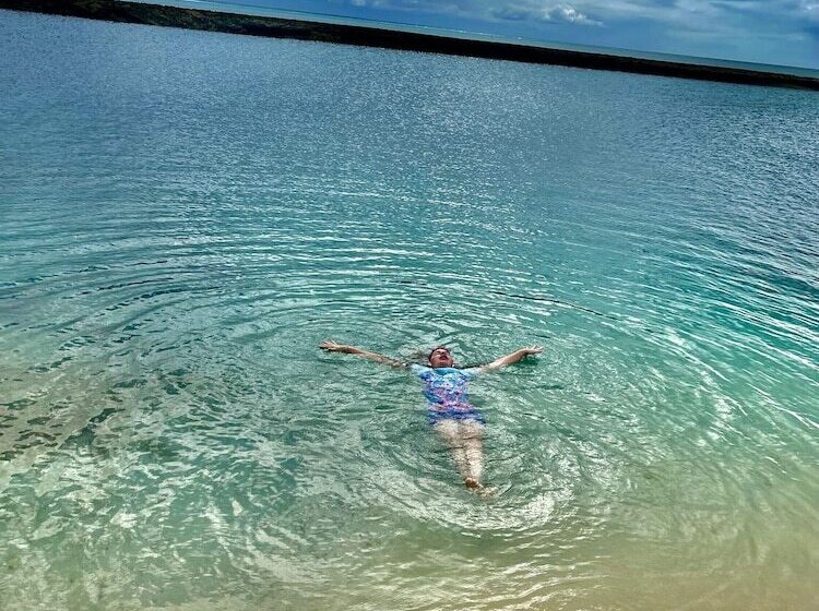 Отель Moyeni Lodge