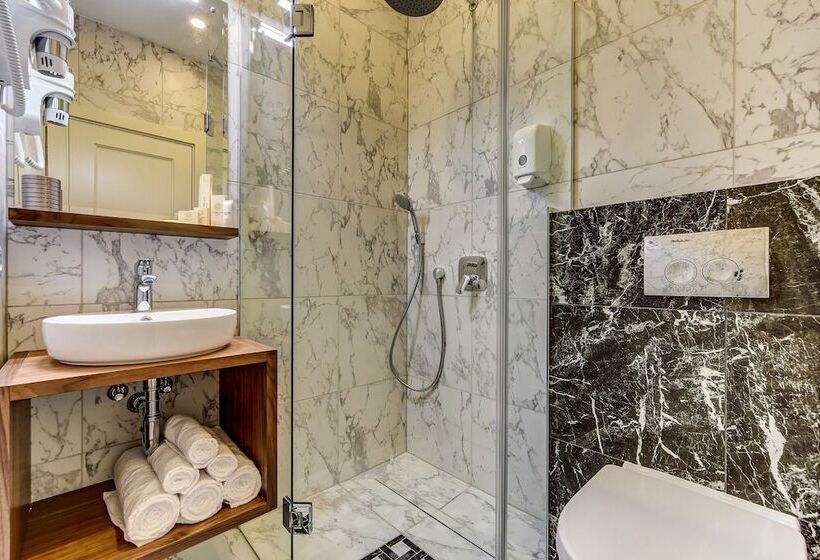 فندق Paul Apartments   Boutique