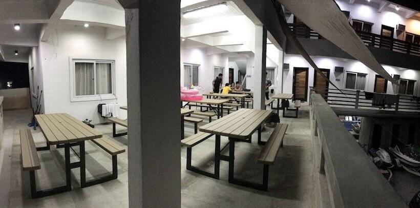 בית מלון כפרי Seabreeze Beach Lodge