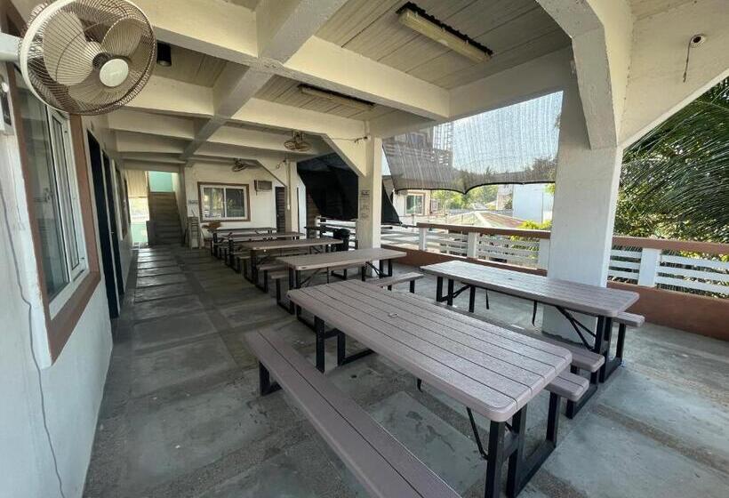 בית מלון כפרי Seabreeze Beach Lodge