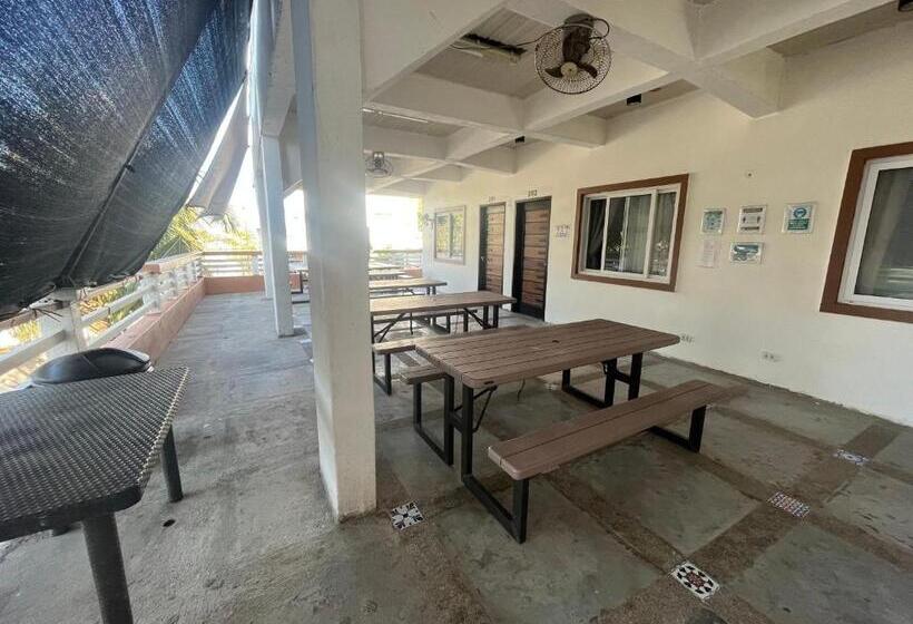 酒店 Seabreeze Beach Lodge