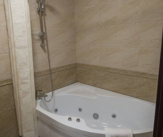 فندق Sevan Plaza