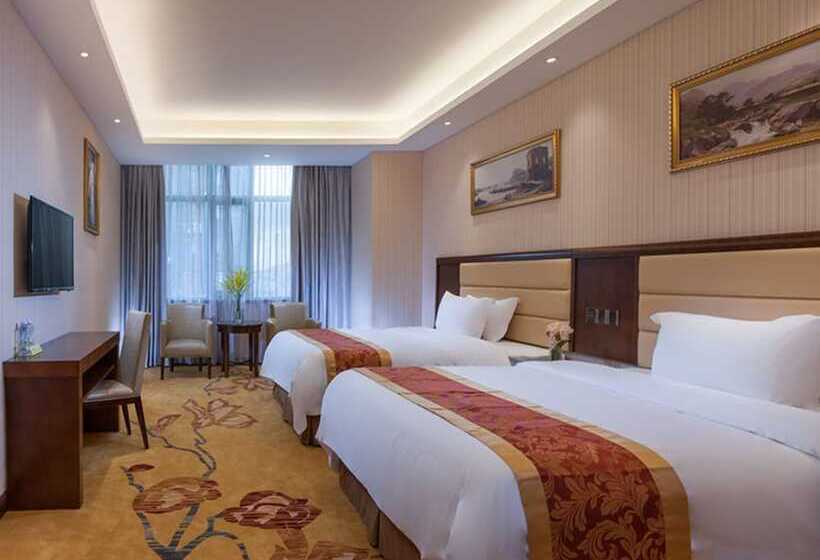 Vienna Hotel Shenzhen Gongming Bus Station