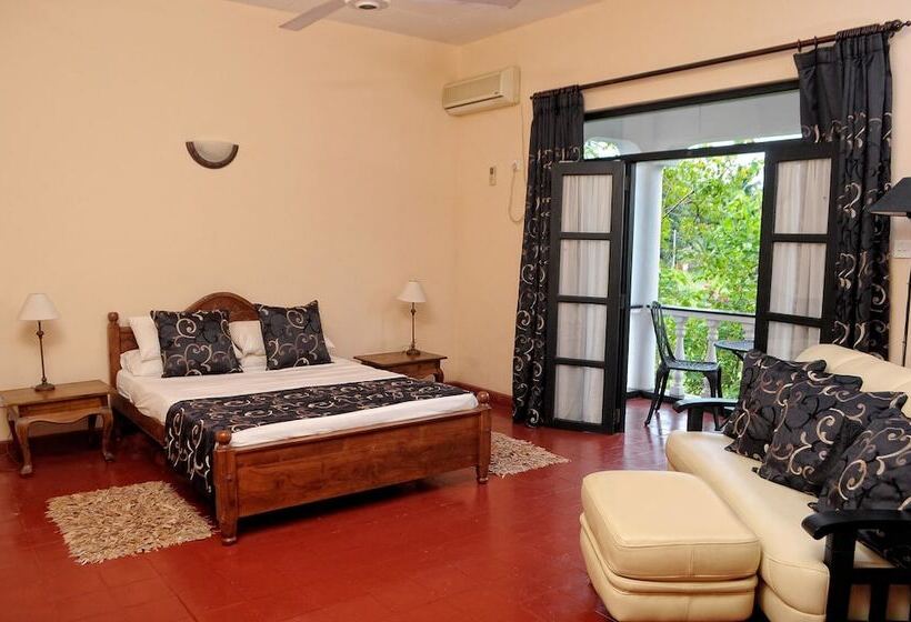 Отель Villa Suriyagaha