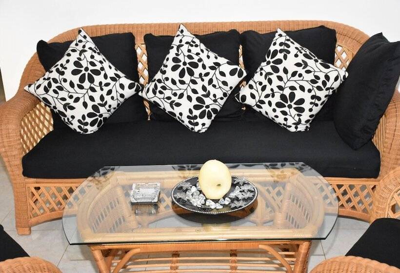 Отель Villa Suriyagaha