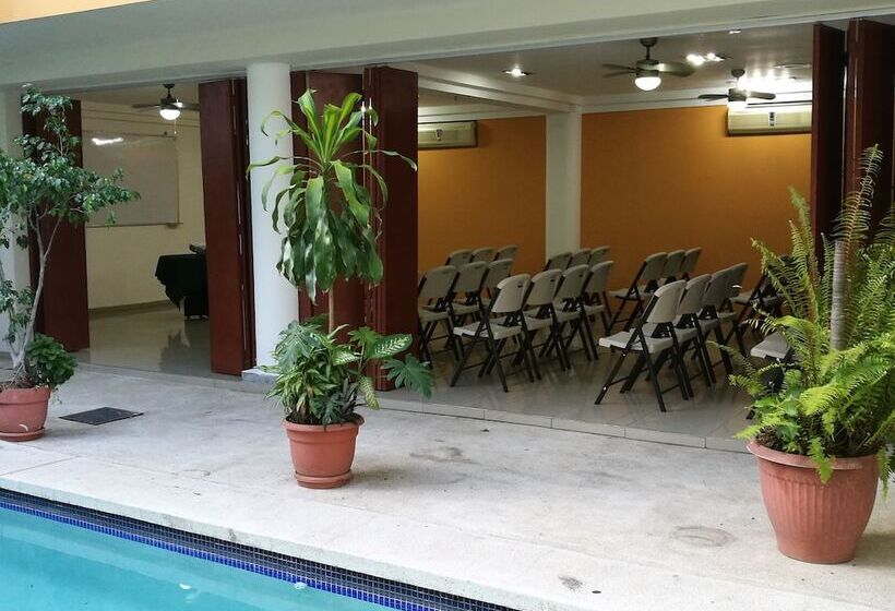 בית מלון כפרי Windsor Plaza