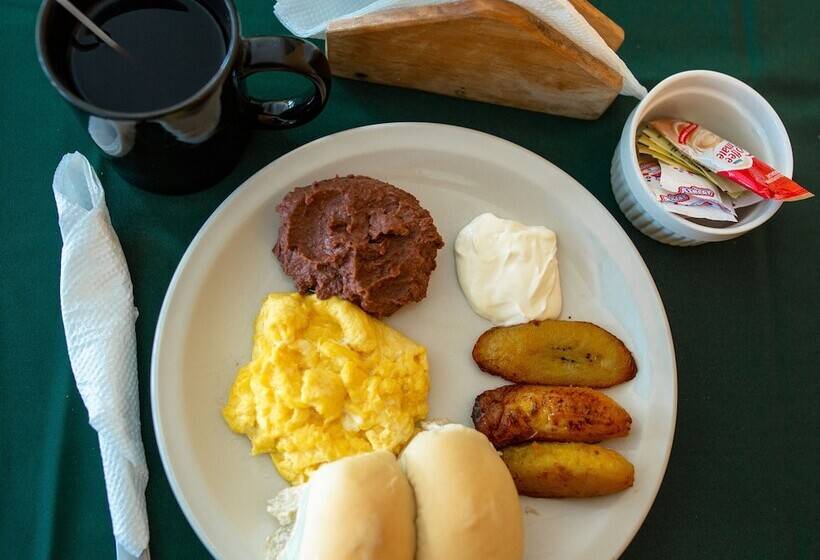 בית מלון כפרי Windsor Plaza