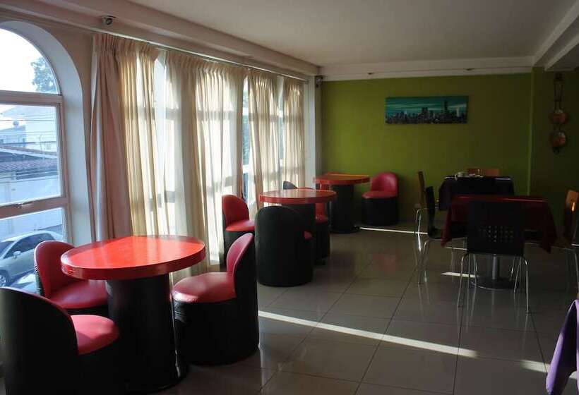 בית מלון כפרי Windsor Plaza