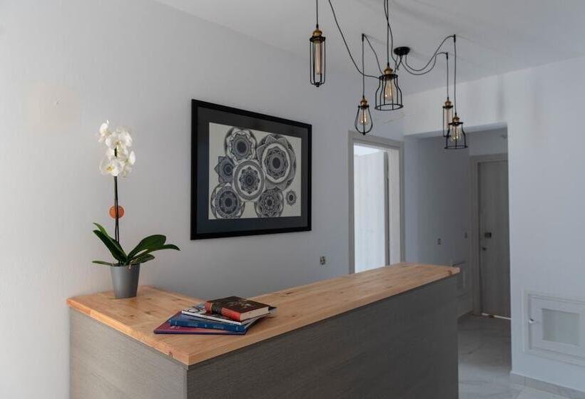 L & C Boutique Apartments