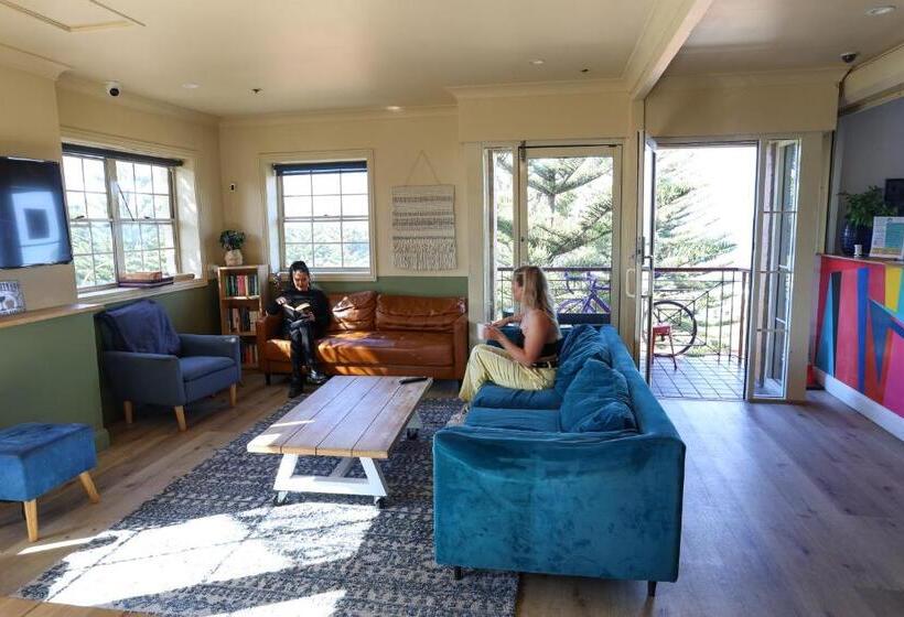 Mad Monkey Hostel Coogee Beach